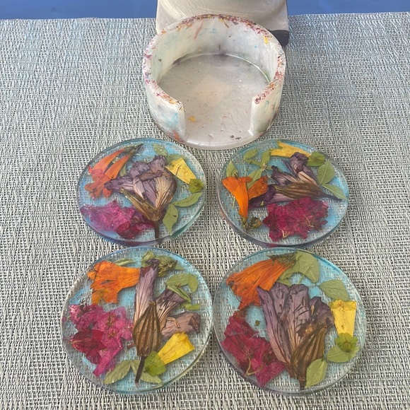 Handmade Pressed Flower Coaster Set and Holder Round Colorful - Picture 10 of 16
